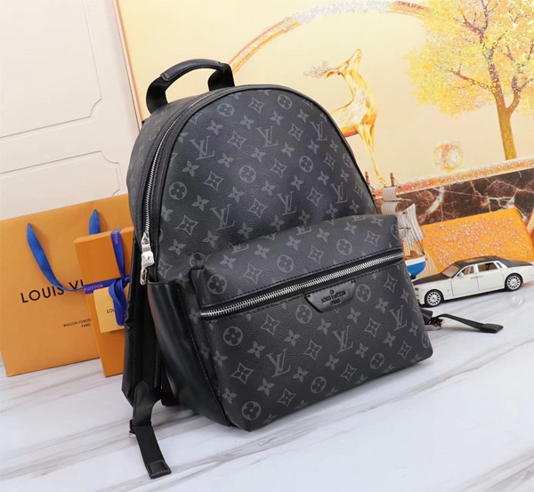 ルイヴィトンバッグ背面デザイン